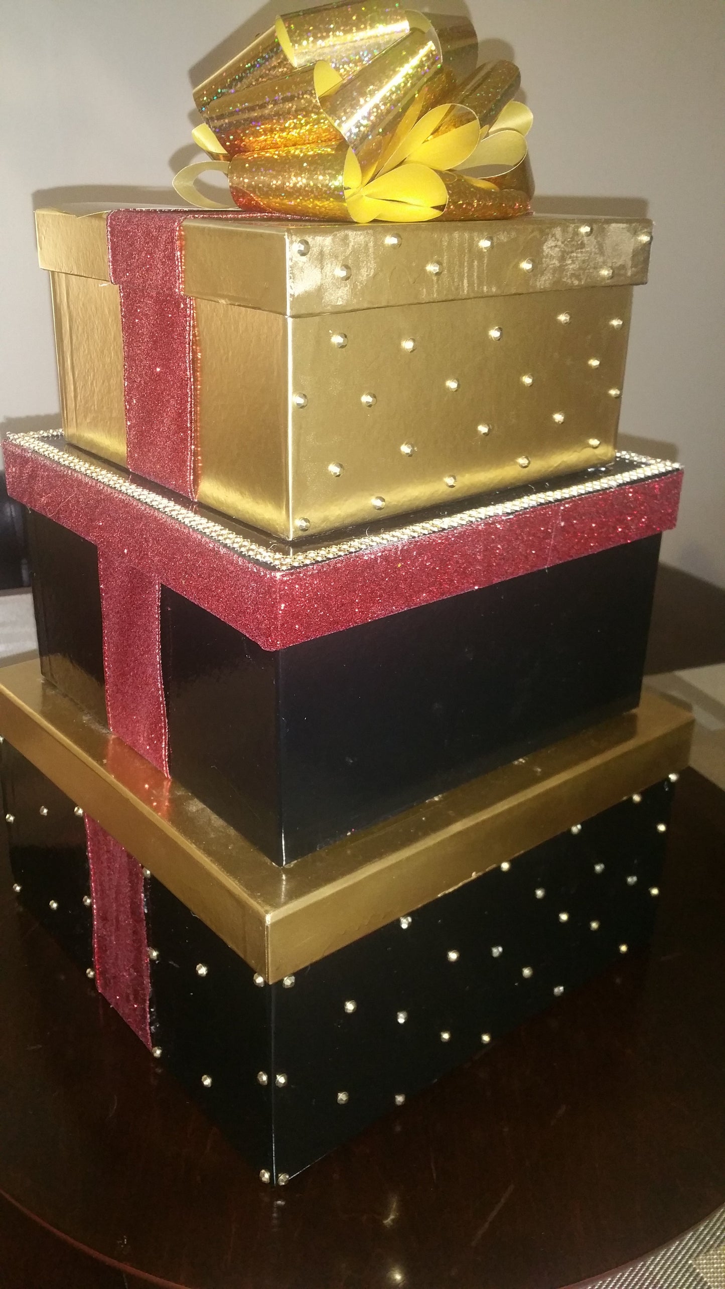 Money Cardbox Centerpiece - Gold Bling