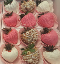 Load image into Gallery viewer, Strawberries - Chocolate Covered/Dipped Gourmet Box
