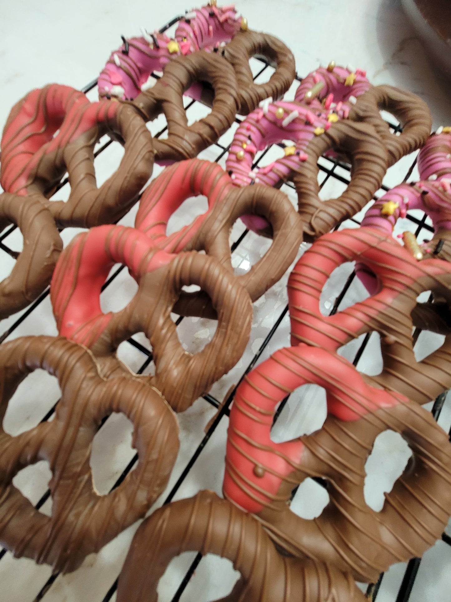 Pretzel - Chocolate Covered/Dipped (7pc)
