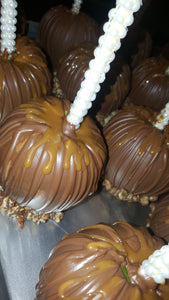 Apples – Chocolate Covered/Dipped (Caramel & Walnuts )